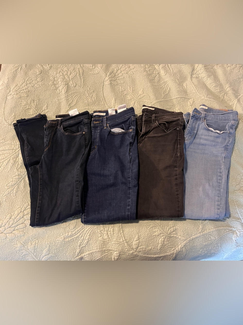 Levi's Women’s Straight Leg Jeans - Black, Dark Indigo, Charcoal & Light Blue